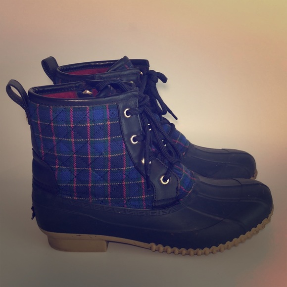 tommy hilfiger plaid duck boots